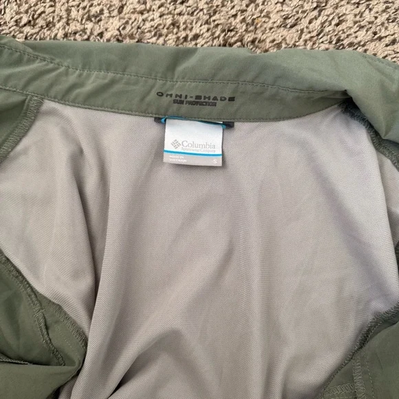 Columbia Green Button-Up Short Sleeve Shirt - Picture 5 of 5